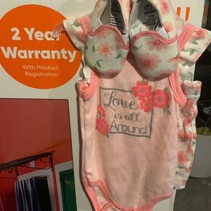 Girls/infant summer sets 6/9 months
